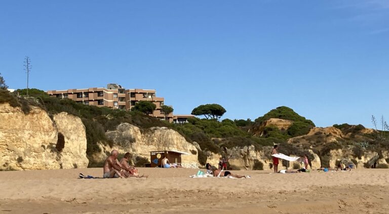 A Weekend Trip from Lisbon to Albufeira – Beaches, Food, and Nightlife