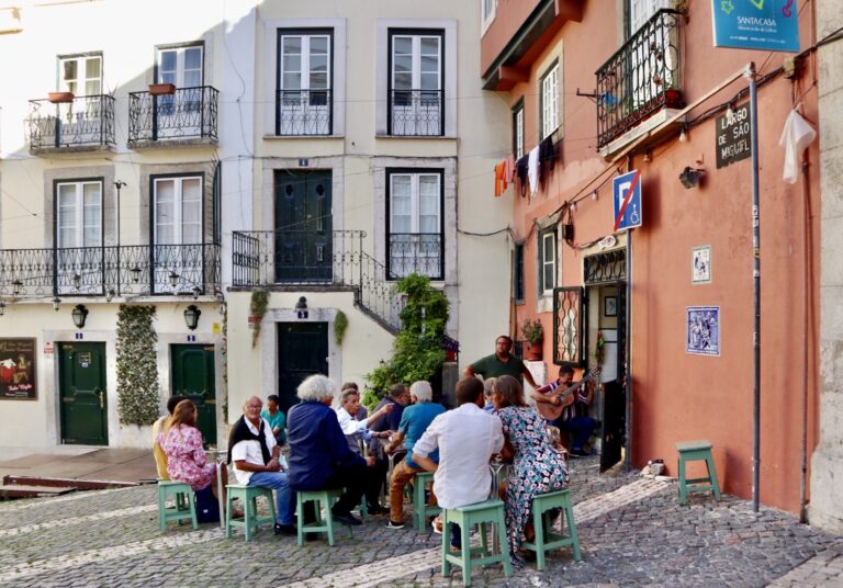 Exploring the Charm of Alfama – The Oldest Neighborhood of Portugal